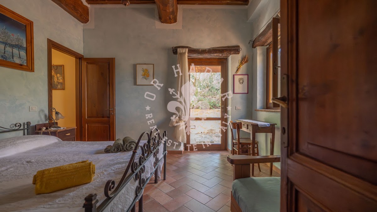 קזאלה יוג'ין (Casale Eugene) — 40