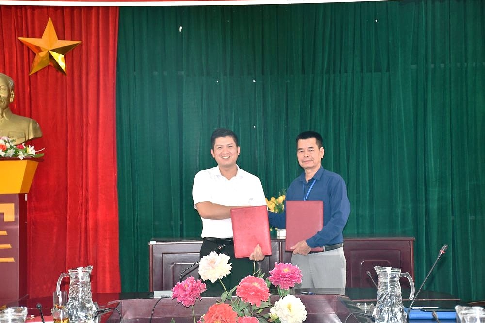 Lễ ký kết hợp tác giữa Trường Đại học Tây Bắc với Ngân hàng TMCP Lộc Phát Việt Nam (LPBank) - Chi nhánh Mộc Châu
