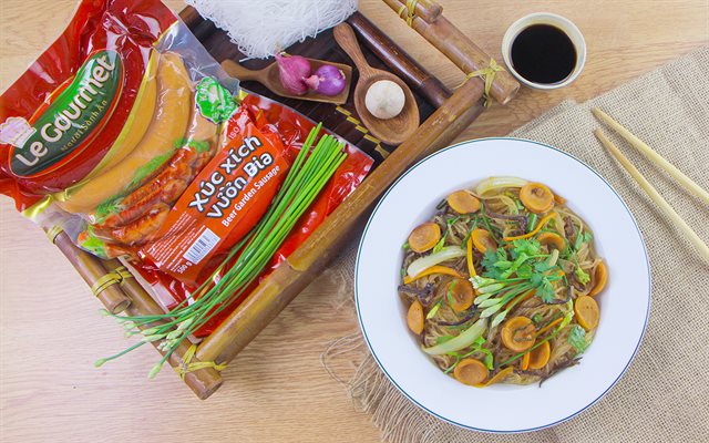 Miến Xào Xúc Xích Vườn Bia