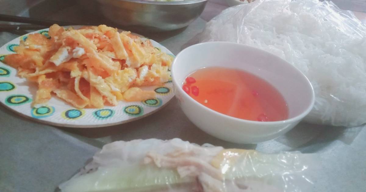 Bánh tráng cuộn bún
