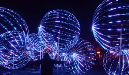 Sphères lumineuses géantes