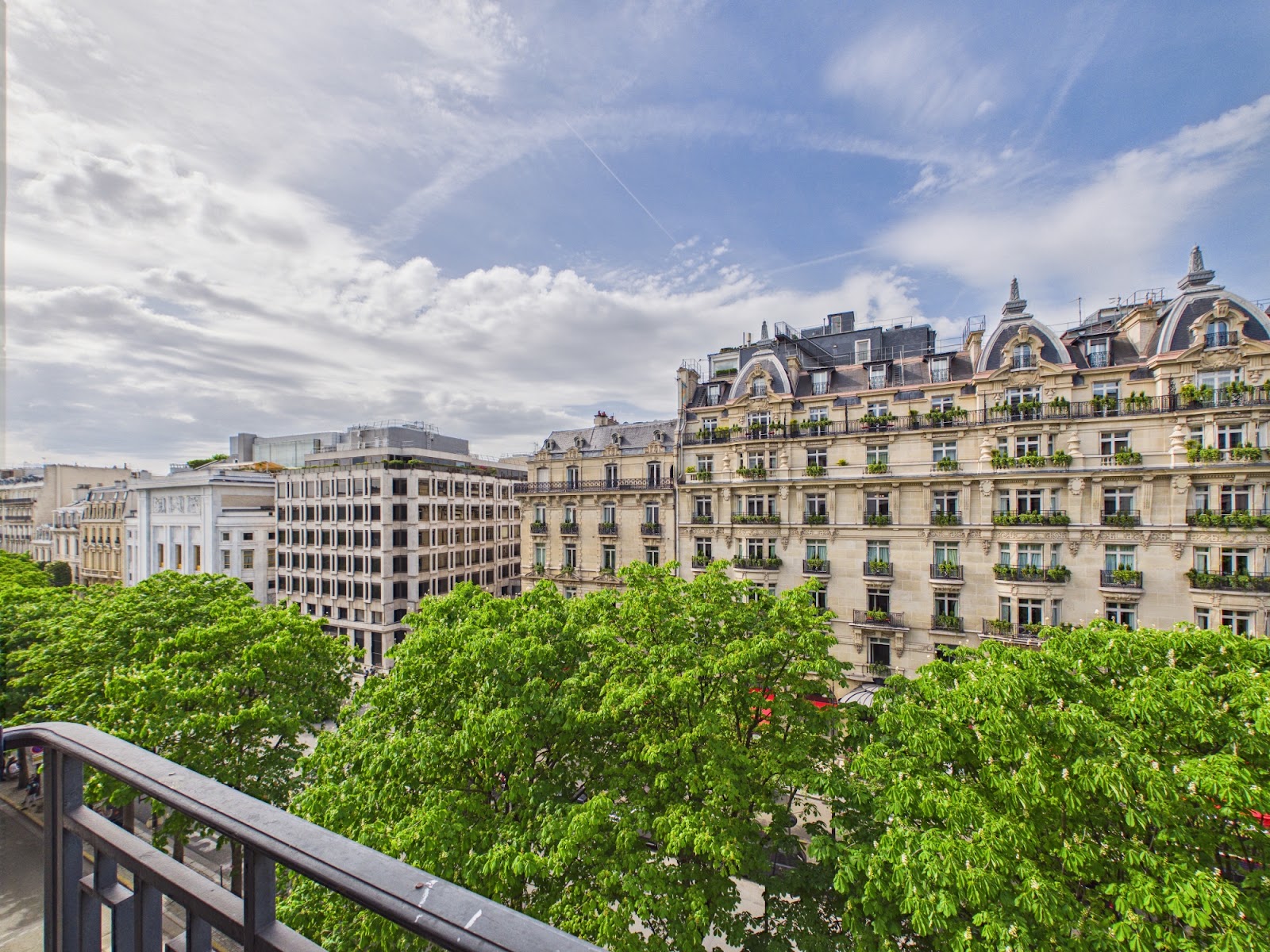 Appartement — 12 avenue Montaigne, 75008 Paris — photo 3/30