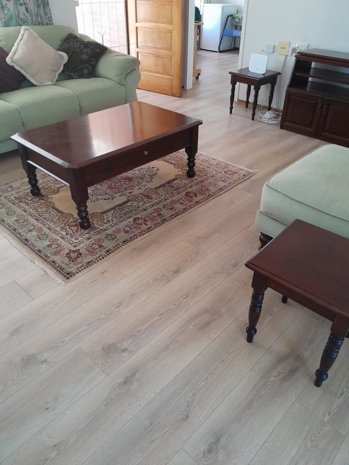 Lounge with laminate flooring