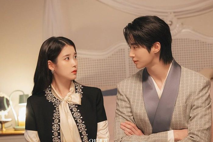 'Nhặt sạn' ở Perfect Crown: IU cứu Đại quân vô lý, Byeon Woo Seok 'ăn tát' dư thừa - Chuyên trang Hoa Học Trò - Báo Tiền Phong