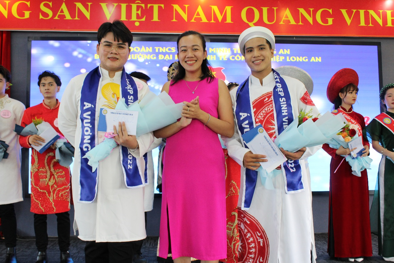 …. Á Vương 1 – Hồ Nhựt Long – chi đoàn lớp 20XD và Á Vương 2 – Lê Trung Trực thuộc chi đoàn lớp 20DL.