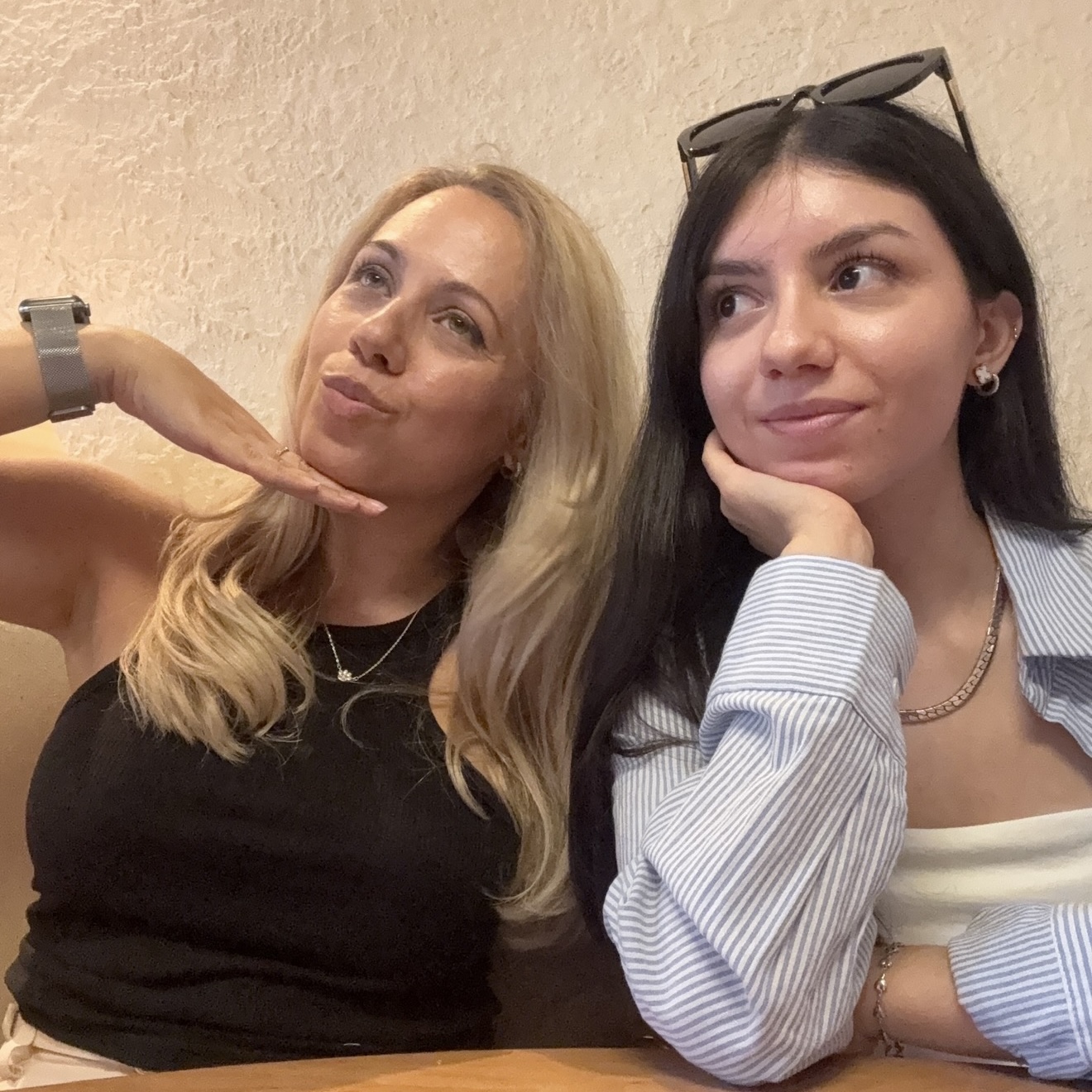 Giuliana Runco y Chiara Pedraza Runco - Espacio Dewy