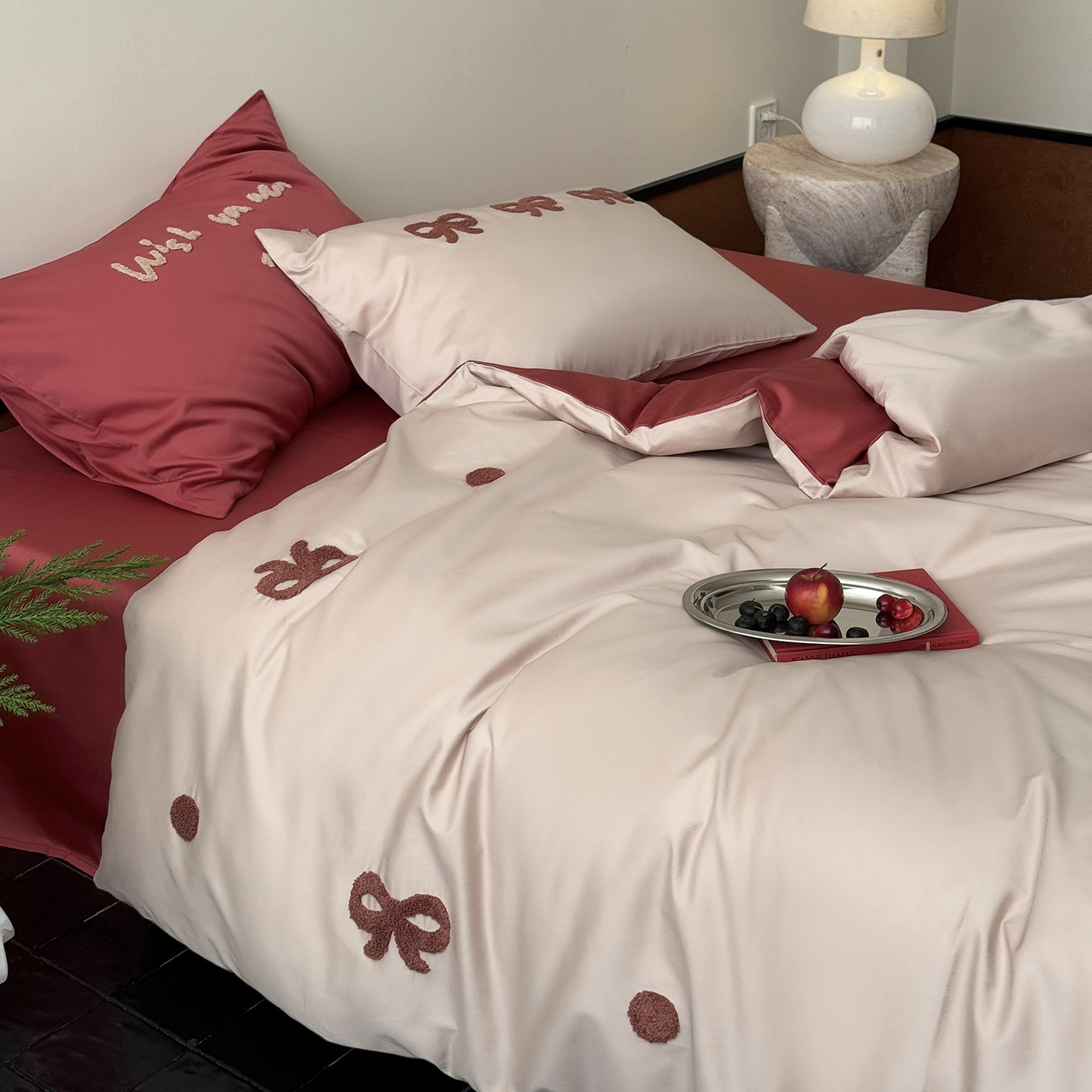 Cotton Bedding Set with Embroidery, 100 Yarn
