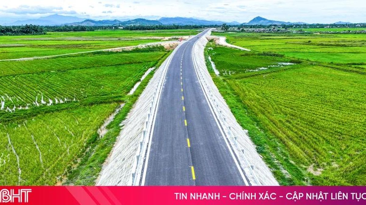 Ngắm diện mạo quốc lộ 8C sau gần 3 năm nâng cấp, mở rộng - Báo Hà Tĩnh