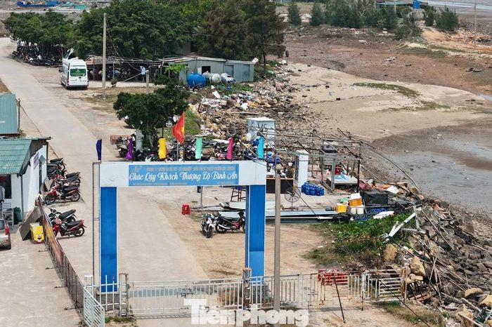 Cửa ngõ nhếch nhác 'kìm chân' xã đảo Cái Chiên - Báo Tiền Phong