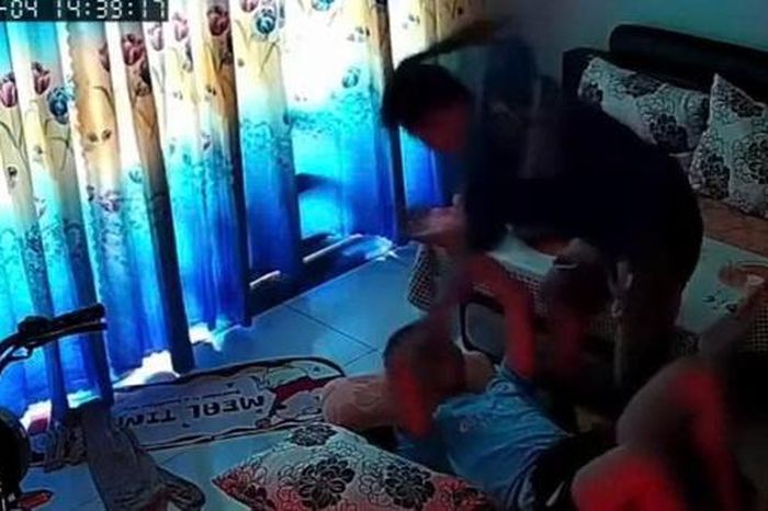 TPHCM: Phát hiện cha dượng bạo hành con riêng của vợ dã man - Báo Sức Khỏe &amp; Đời Sống