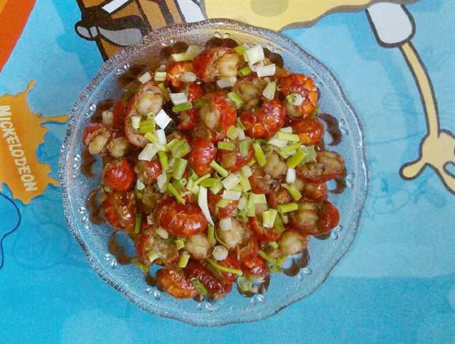 Tôm Càng Xào Tỏi Húng Quế