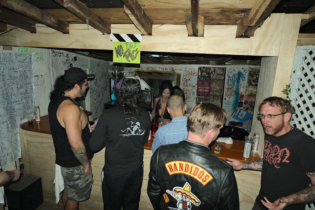 @tlau.photos_thelostandunfounds_2026-03-29_austin_last_night_047