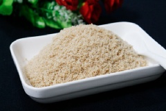 Để cho hạt nêm nguội hẳn mới cho đường vào trộn đều, cất hạt nêm heo trong hũ sạch và đậy nắp kín sử dụng dần.