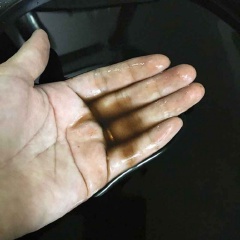 Cách làm sương sáo: Sau khi đun nhừ dùng máy say sinh tố say nhuyễn. Đợi hỗn hợp nguội dùng rổ lỗ nhỏ lọc sơ qua. Xong ta tiếp tục cho thêm nước vào vò cho cây thạch hết nhớt và nước trong. Lọc lại bằng vải, lọc xong cho lên bếp đun cho tới khi còn khoảng 1 lít nước. Hoà 15g bột năng, 30g bột gạo với ít nước trong chén nhỏ, đánh cho tan rồi đổ vào nồi nước thạch. Khuấy đều cho tới khi nồi thạch tạo thành hỗn hợp sánh mịn. Đổ ra bát chờ nguội.
