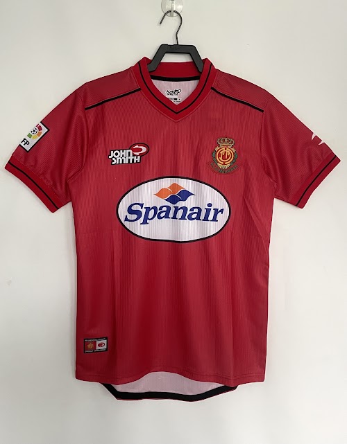 Equipación local del Mallorca 2000-01.jpeg