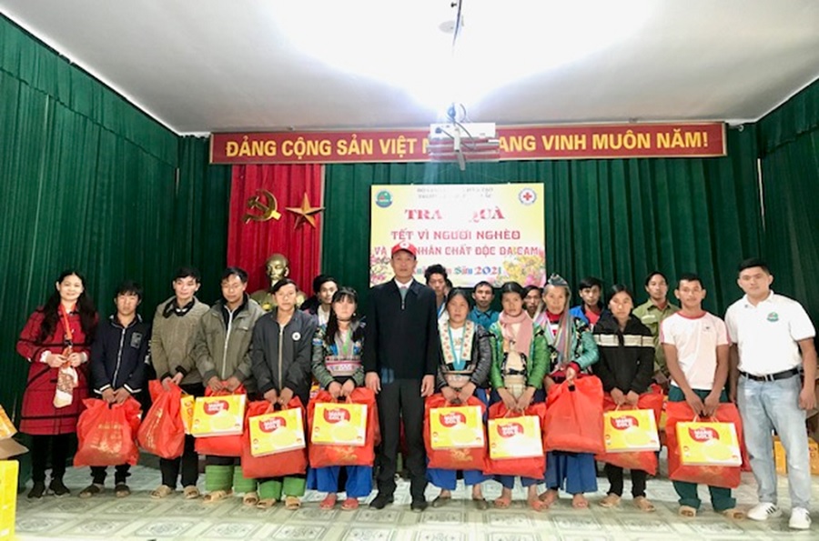 Chương trình “Tết vì người nghèo và nạn nhân chất độc da cam - Xuân Tân Sửu 2021” tại xã Chiềng Muôn, huyện Mường La, tỉnh Sơn La