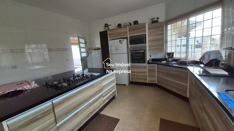 Foto 27 de Casa terréa com 4 suítes na Quadra GW Iate, um terreno amplo de 1.250m² e 320m² de construção
