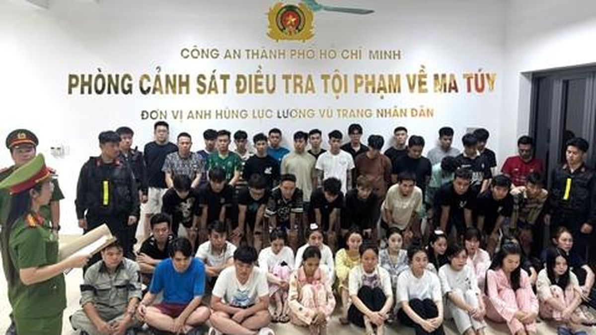 Từ việc kiểm tra quán bar Revo, Công an TPHCM làm rõ các đường dây cung cấp ma túy, khởi tố 50 đối tượng - Công An TP.HCM