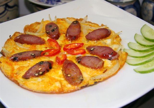 Trứng Chiên Lạp Xưởng