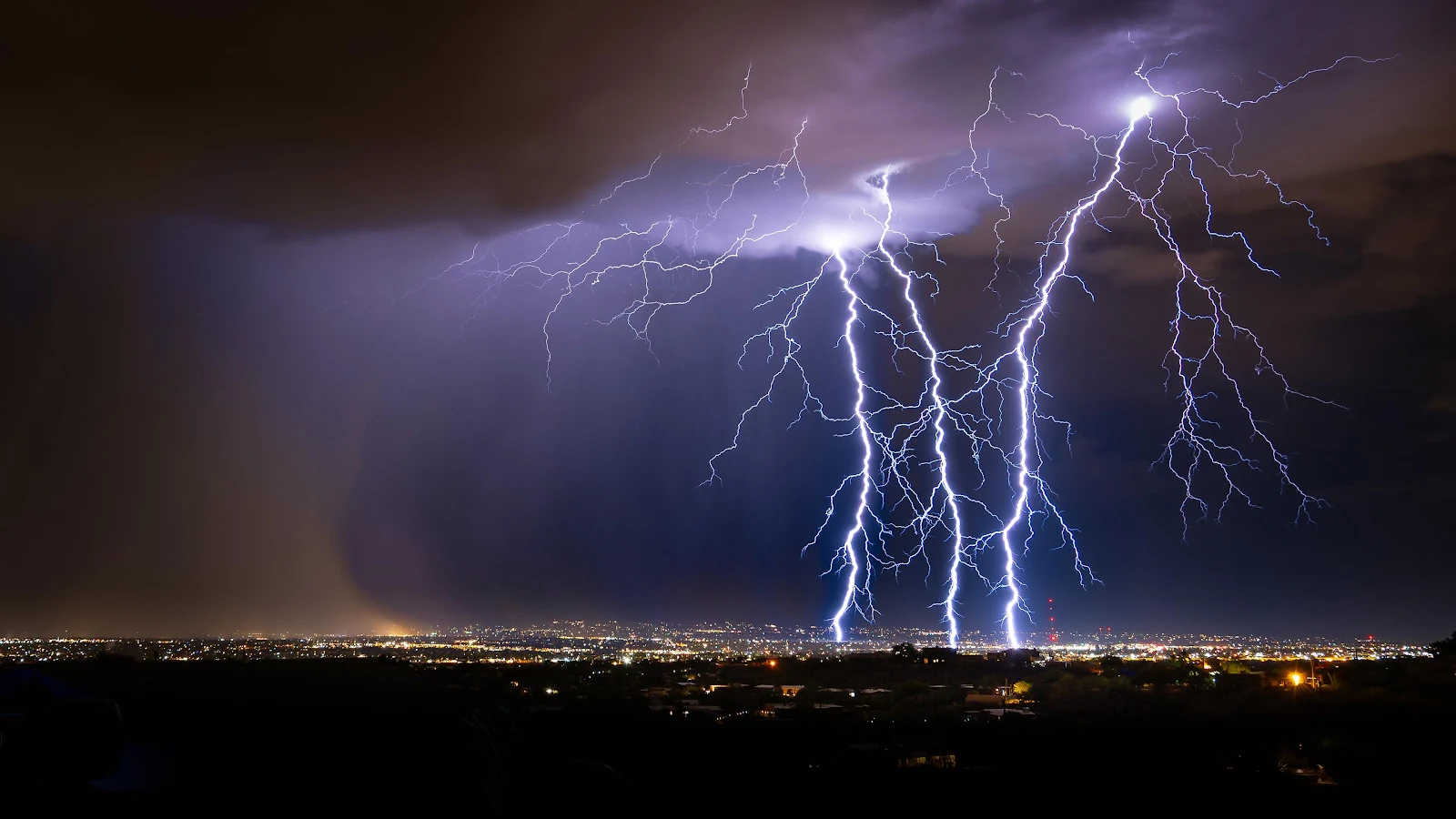 Intense Lightning Storm Over City - Storm Photography 4K Wallpaper (3840x2160)