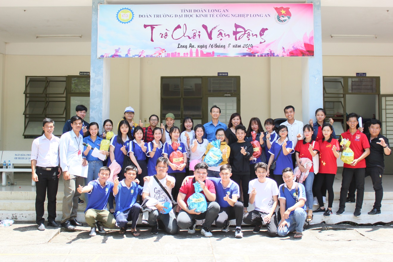 Trò chơi vận động trong tuần lễ sinh hoạt công dân đầu khóa năm học 2019 - 2020