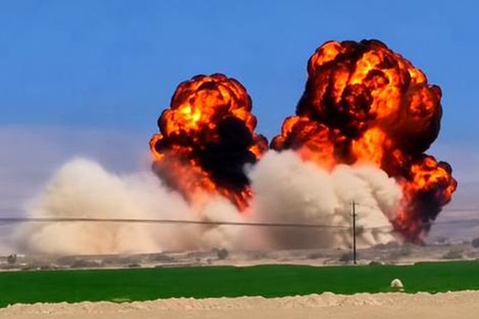 Hai tiêm kích Mỹ va chạm trên không, video vụ rơi lan truyền chóng mặt - Tạp chí Người Đưa Tin