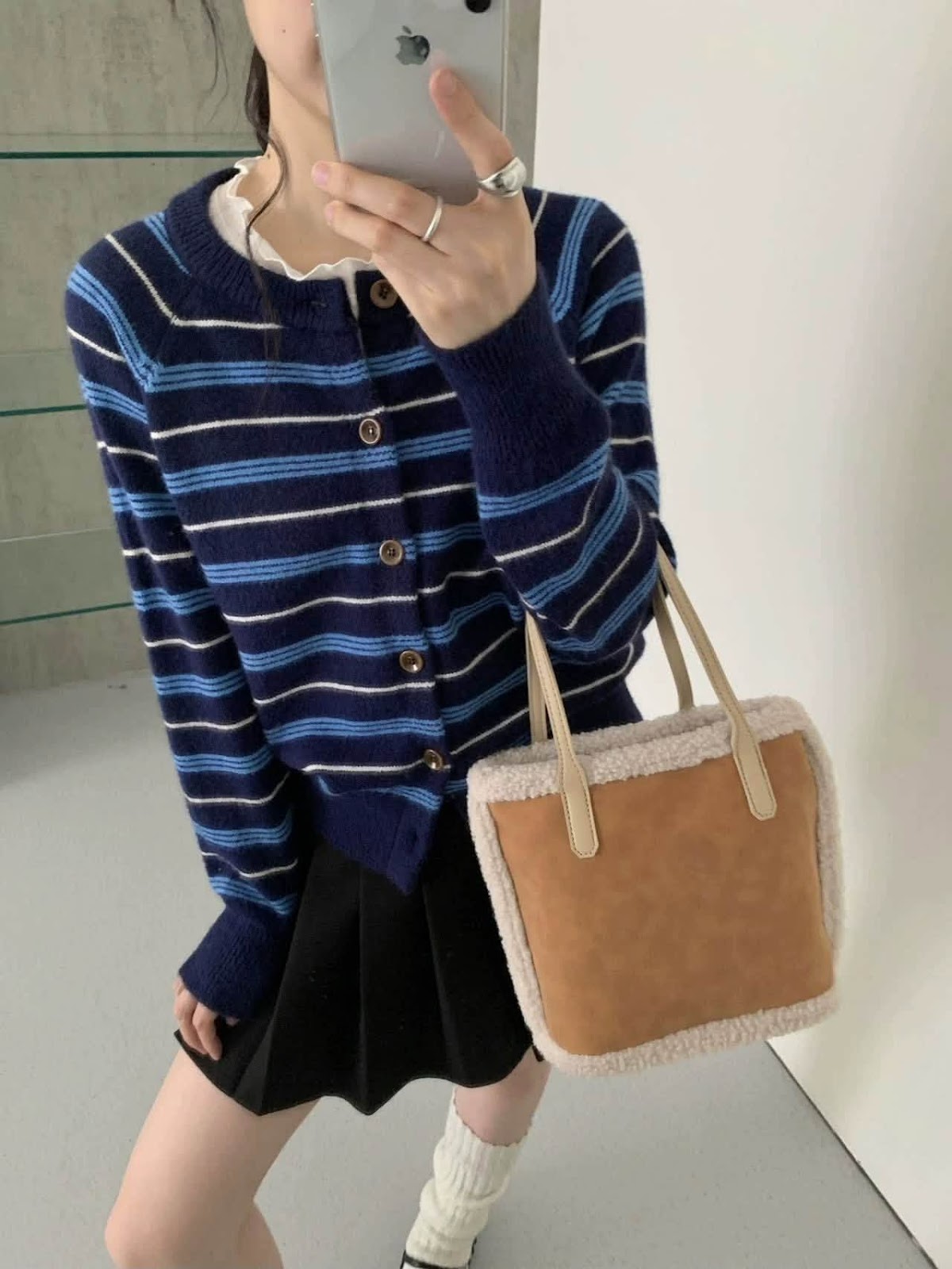 Áo len dài tay sọc ngang nút XONXEN SHOP 5101