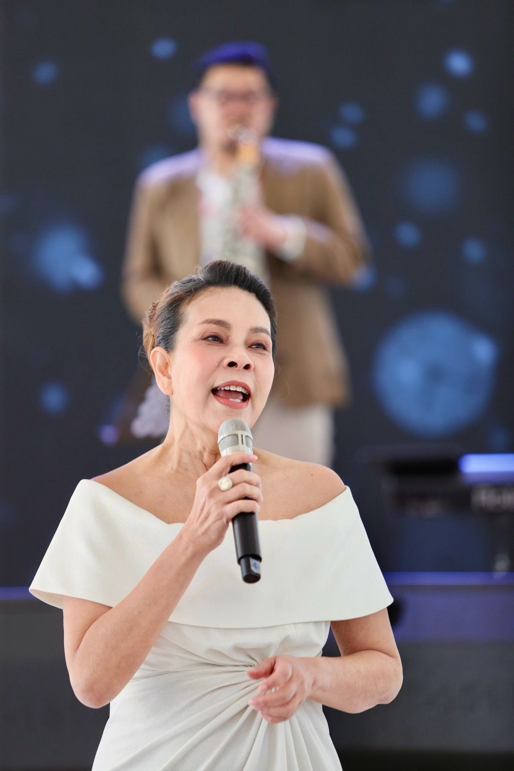 โลกมายายังงดงาม! “ชาตรี อิน คอนเสิร์ต โลกมายา” ปิดประวัติศาสตร์ความประทับใจหน้าใหม่ รวมตัว 5 สมาชิกในตำนาน จัดเต็มร่วม 5 ชั่วโมงแห่งความสุข   กับ 50 เพลงฮิตกระหึ่มไอส์แลนด์ฮอลล์ ภาพที่ 13
