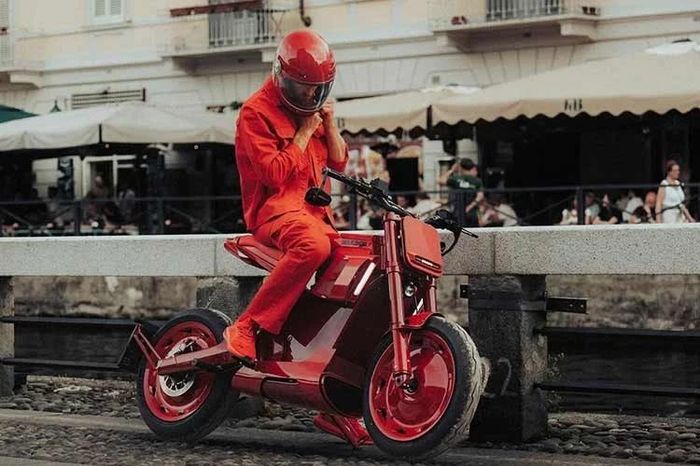 Chi tiết Urban E First Edition - xe máy điện hơn 820 triệu, đắt hơn ôtô - Báo Tri thức &amp; Cuộc sống