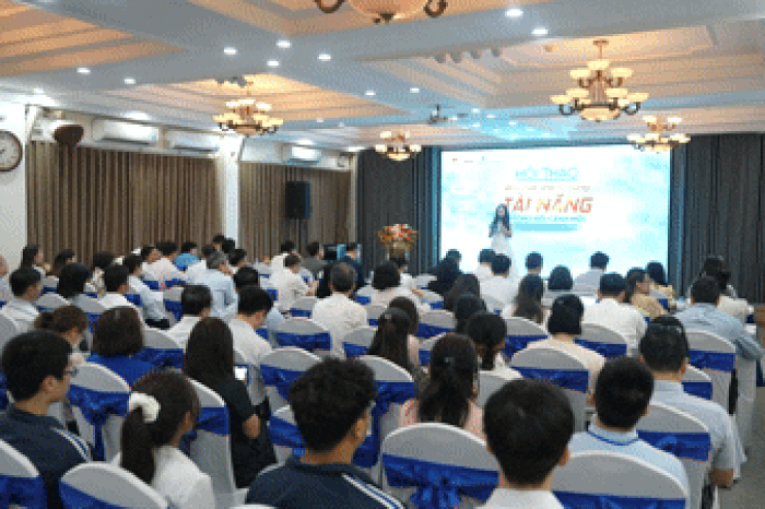 Giữ người tài: Không thể chỉ 'trải thảm đỏ' trên giấy - Báo Tiền Phong