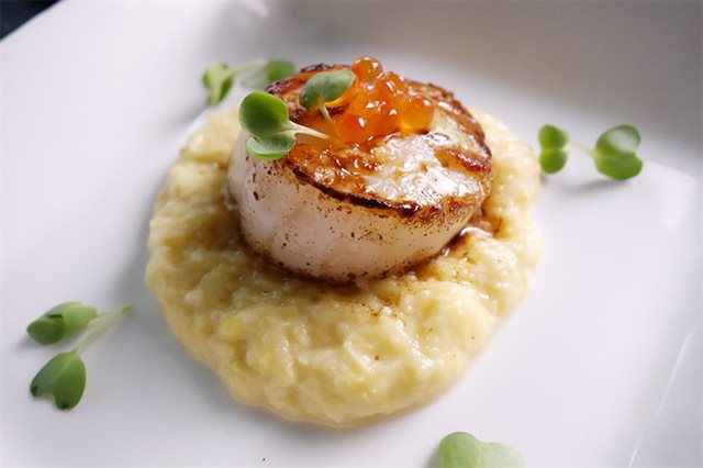 Sò Điệp Áp Chảo Sốt Bắp