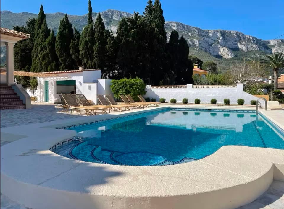 Private villa pool