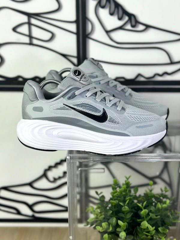 Nike ZoomX Vomero 17 Gris