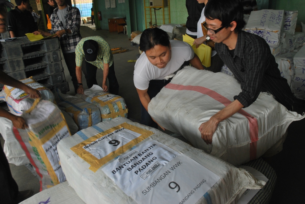 Tanggap Bencana Banjir Bandang Padang