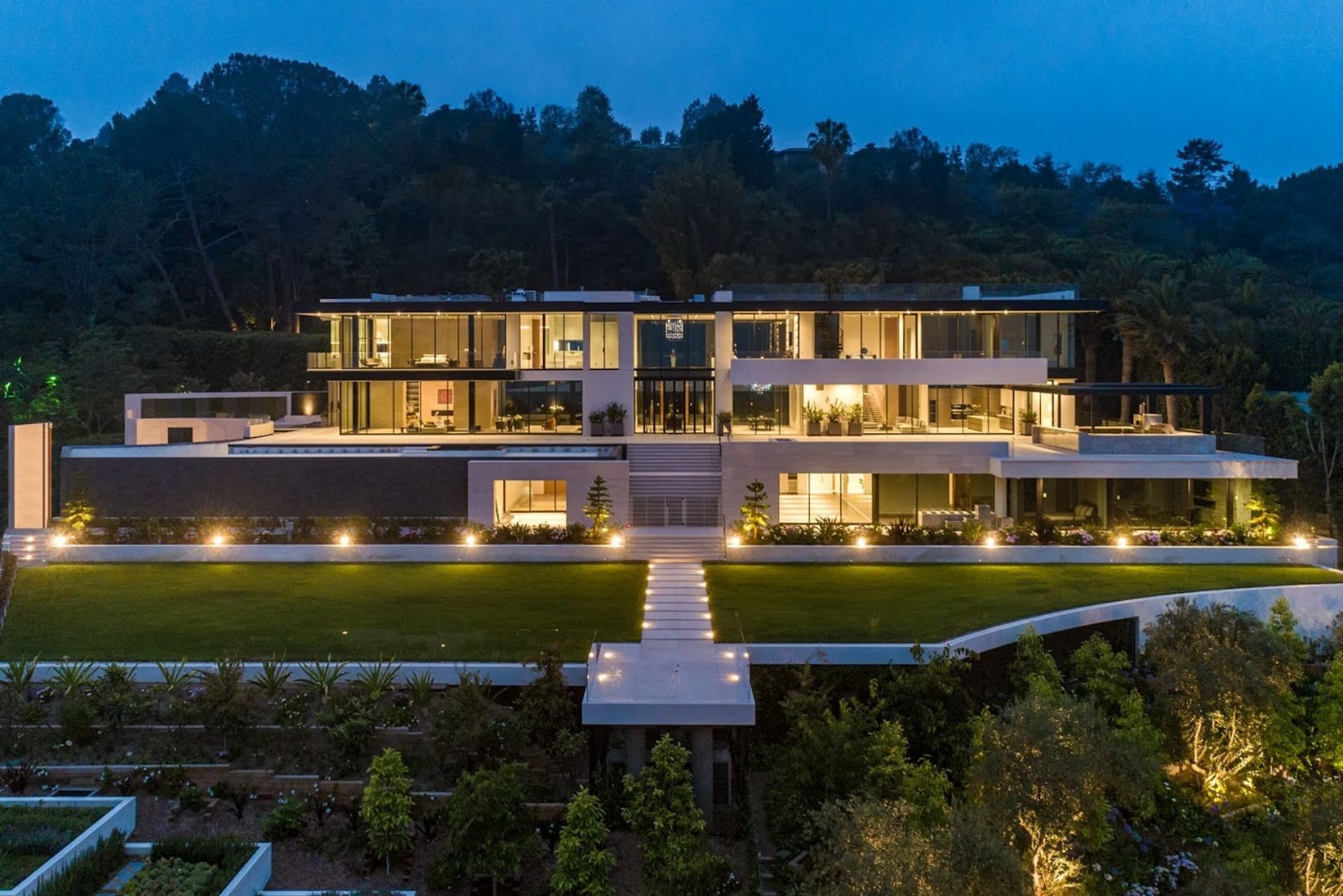 The King of Bel Air — pool