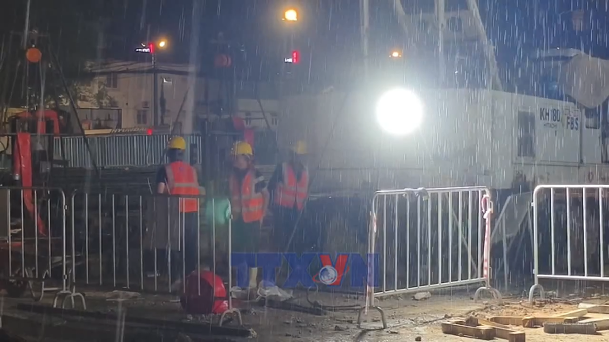 Hà Nội hạ thành công lồng thép đầu tiên trên tuyến Metro 5 - Bnews