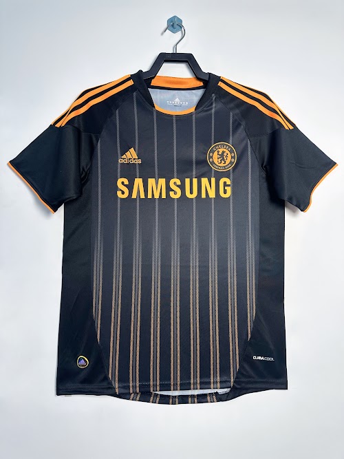 Equipación visitante del Chelsea 2010-11.jpeg