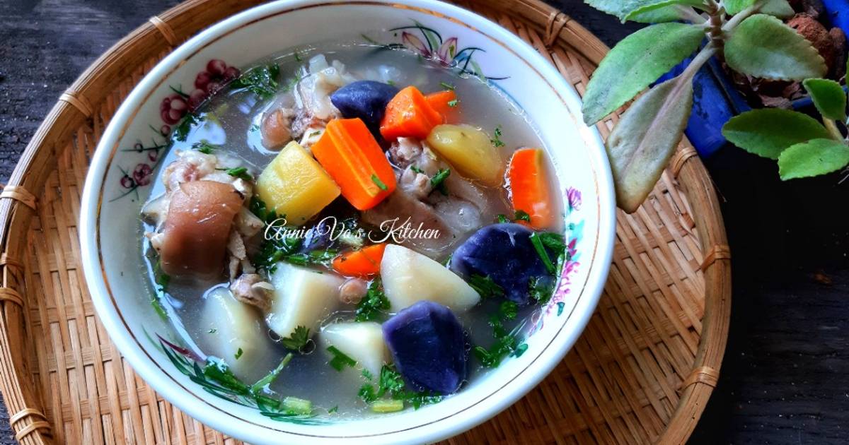 Giò heo hầm rau củ