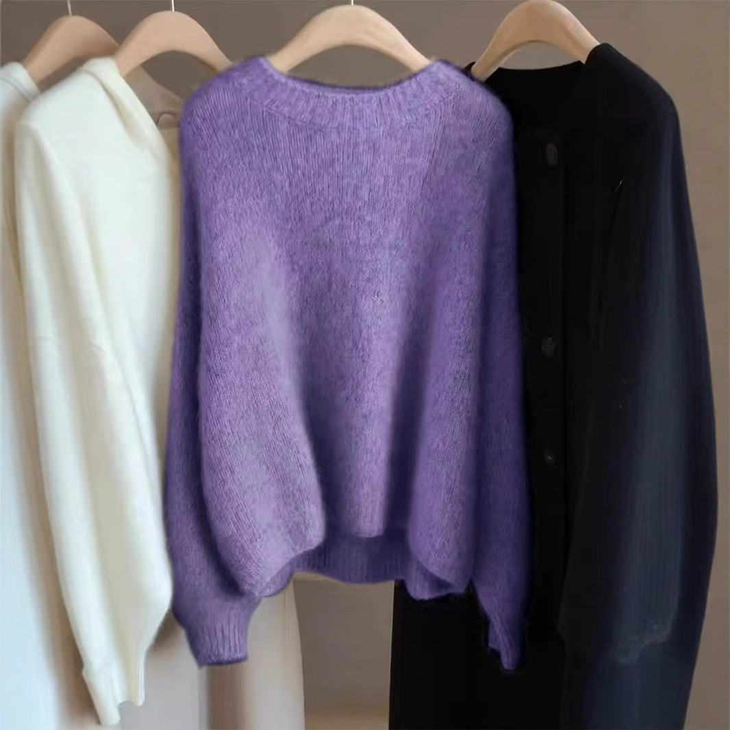 Women's cashmere sweater, short and loose