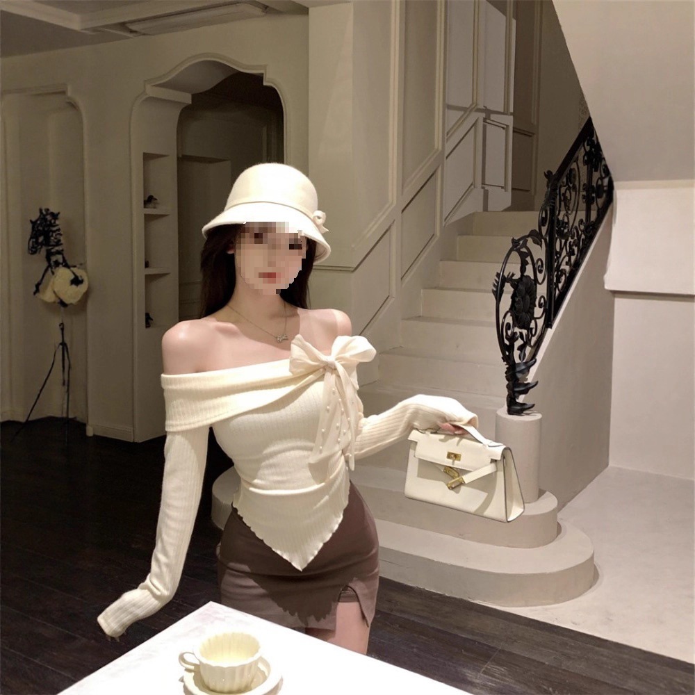 Off-the-shoulder knitted pullover with bow, long sleeve