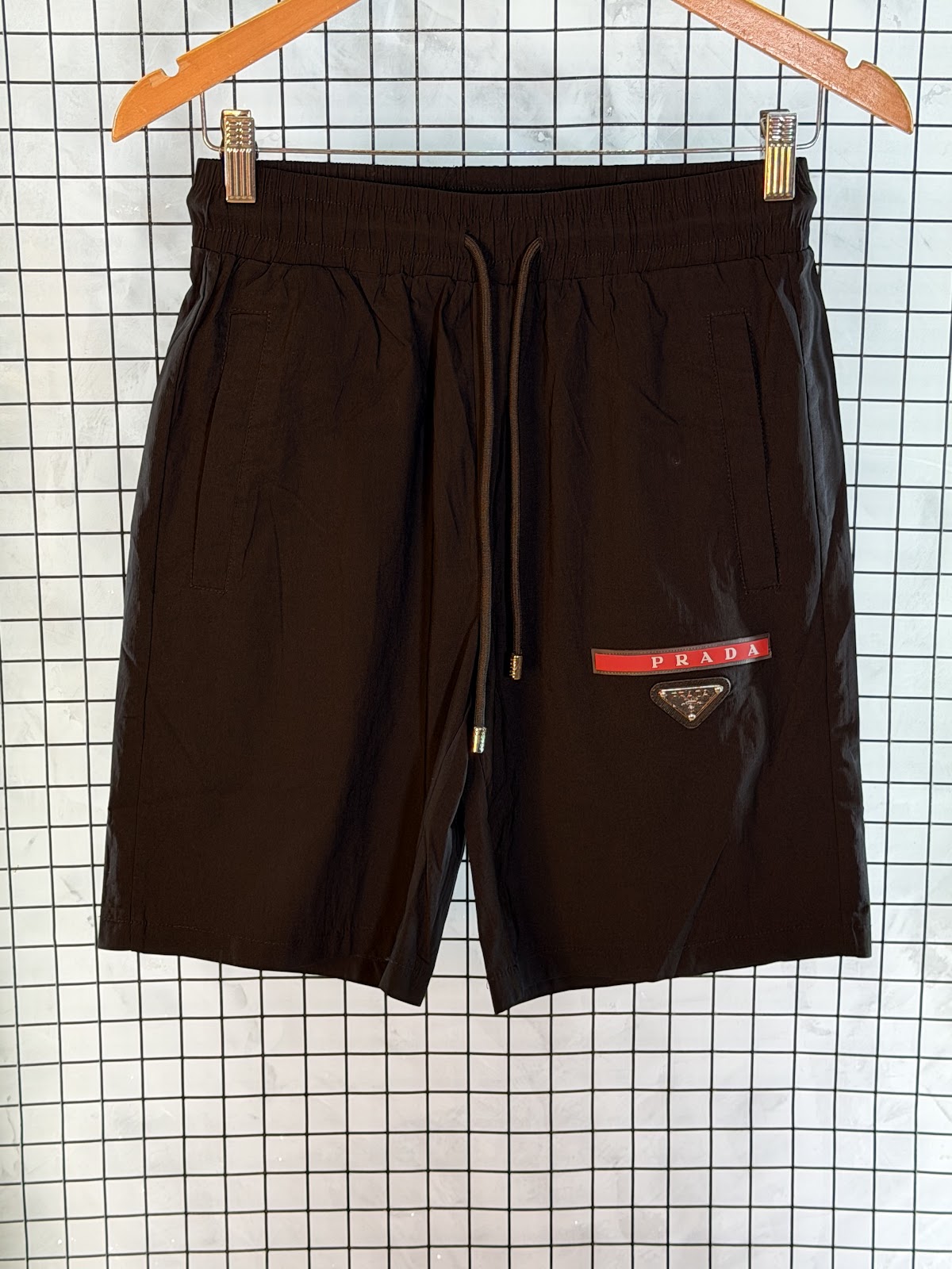 Bermuda_Prada_Preta_vermelho3 - 1