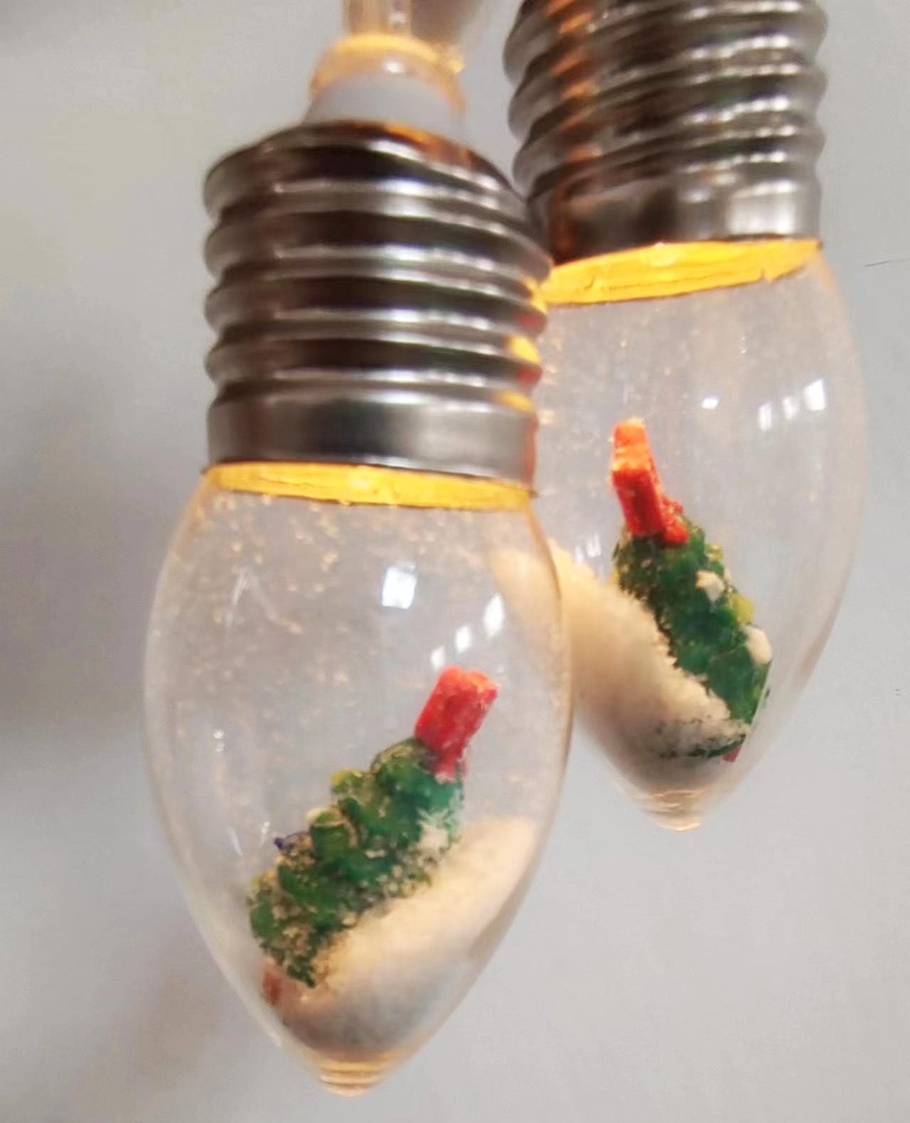 LED string light with Christmas motifs
