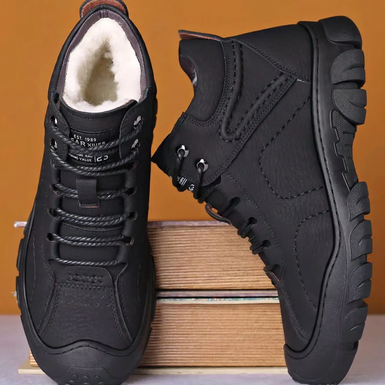 Insulated men's winter boots with thick sole