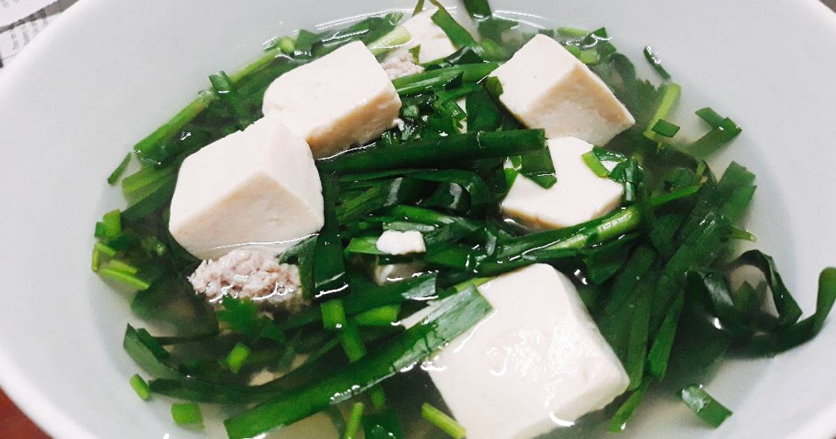 Canh hẹ đậu hủ non nấu thịt nạc