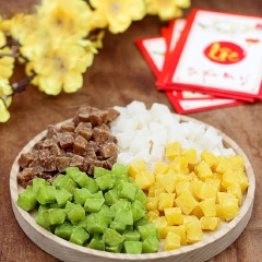 Mứt dừa viên là món ăn chơi và đãi khách truyền thống của người Việt trong dịp Tết. Thay vì làm mứt dừa sợi quen thuộc thì bạn hãy biến tấu một chút với cách làm mứt dừa viên kiểu mới này, để có được bốn màu đua thắm nhé! Vị mứt dừa viên ngọt béo, thơm ngon cực kỳ luôn đấy!
