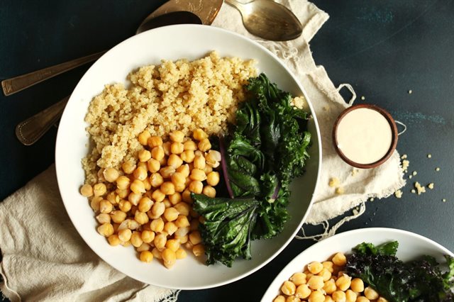 Salad Hạt Diêm Mạch Và Đậu Gà