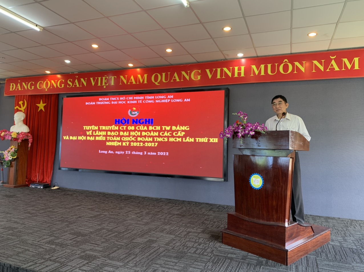 Tuyên truyền chỉ thị số 08-CT/TW ngày 20/8/2021 của Ban Bí thư Trung ương Đảng về lãnh đạo đại hội đoàn các cấp và Đại hội đại biểu toàn quốc Đoàn Thanh niên Cộng sản Hồ Chí Minh lần thứ XII, nhiệm kỳ 2022-2027, các văn bản của đại hội đoàn các cấp, tiến tới Đại hội Đoàn toàn quốc lần thứ XII