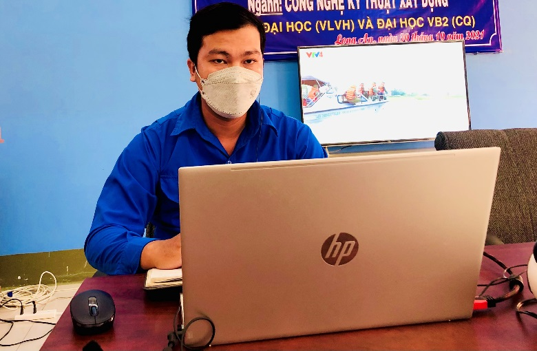 Đ/c Nguyễn Hữu Đang báo cáo chuyên đề về “Tuyên truyền về chủ quyền biển đảo biên giới”