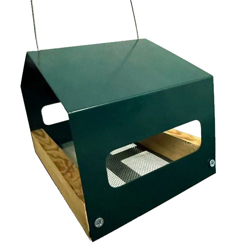 Hanging birdhouse made of wire mesh