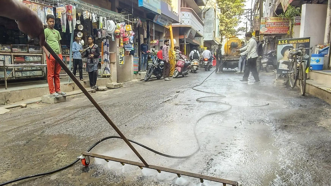 Indore Water Crisis Claims Lives: Sewage Mix-Up Sparks Outbreak in Bhagirathpura